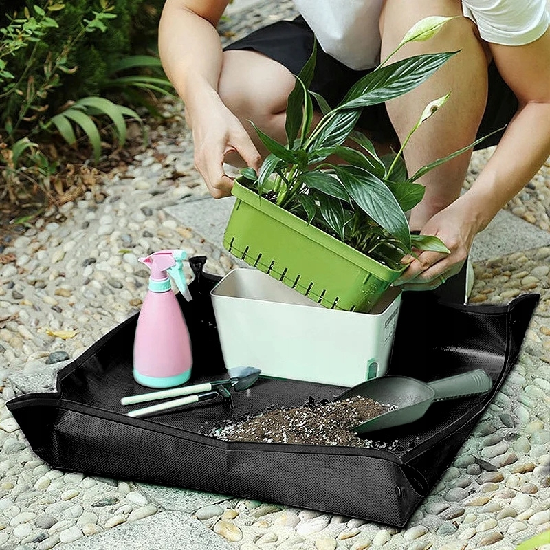 Přesazovací podložka pro výsadbu rostlin květin