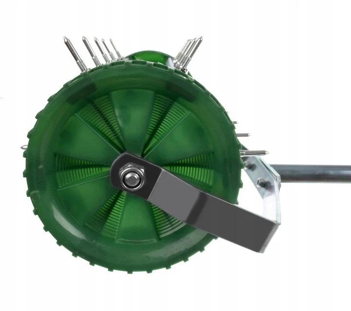 Ruční provzdušňovač trávníku válec s hroty vertikutátor pro provzdušnění trávníku aerator